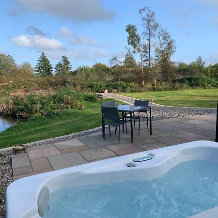 Red Squirrel Pod With Hot Tub Villa Oban Bagian luar foto