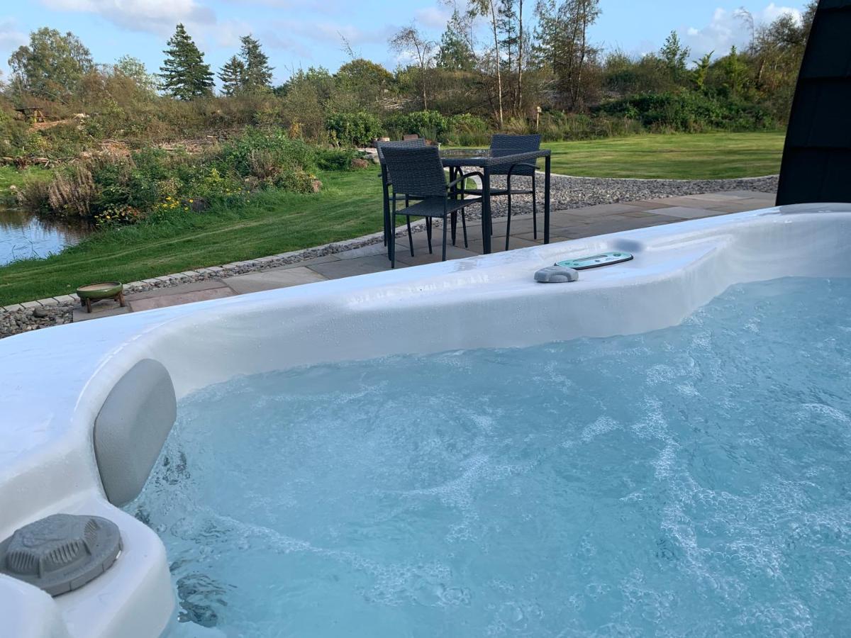 Red Squirrel Pod With Hot Tub Villa Oban Bagian luar foto