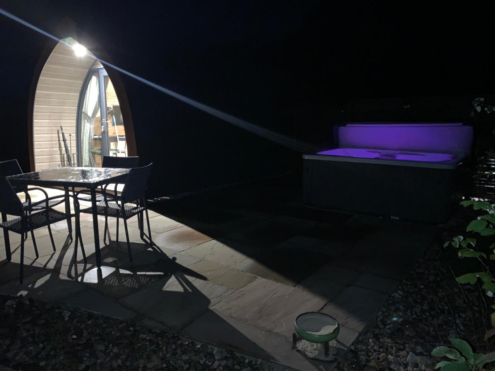 Red Squirrel Pod With Hot Tub Villa Oban Bagian luar foto