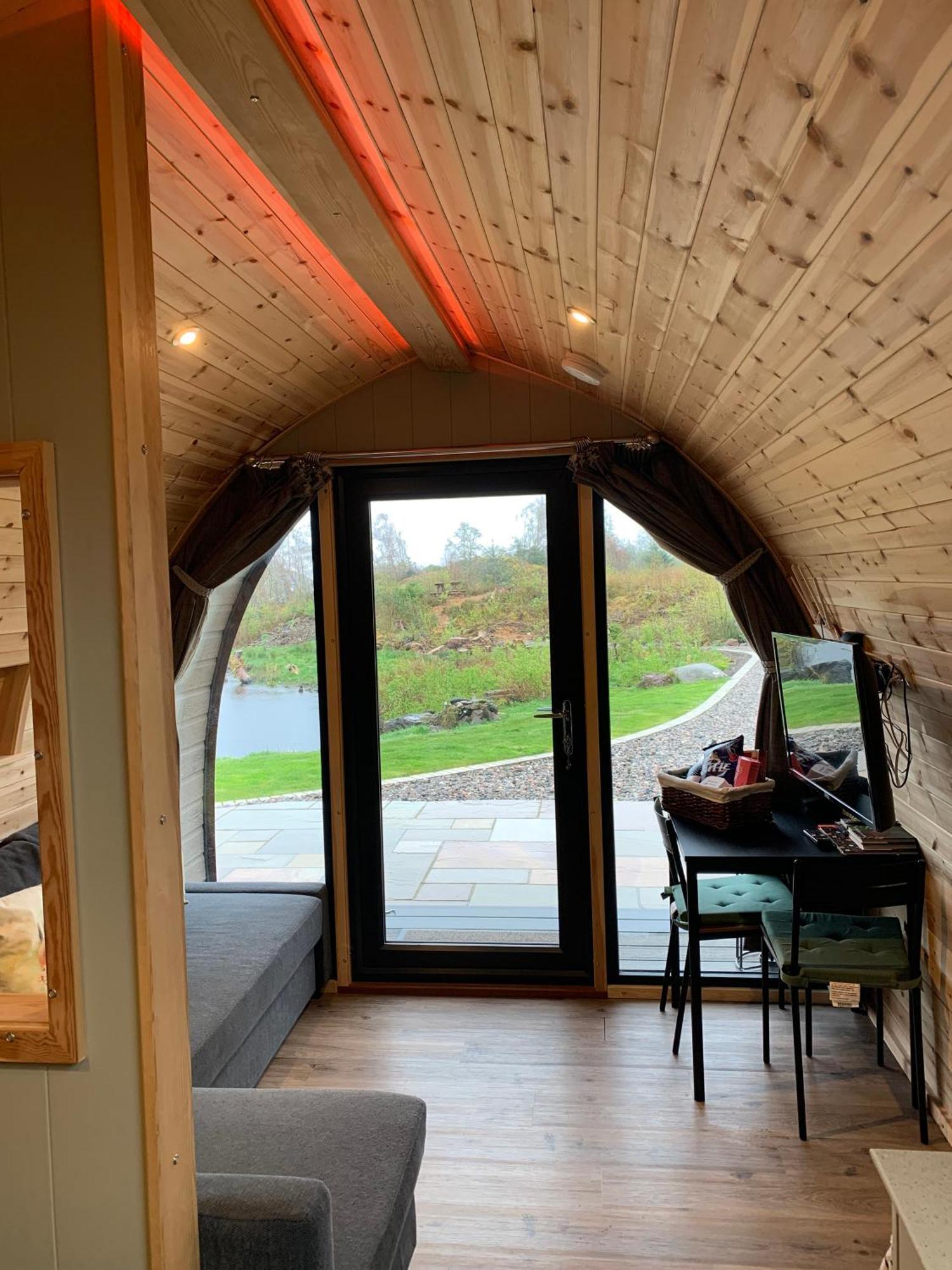 Red Squirrel Pod With Hot Tub Villa Oban Bagian luar foto