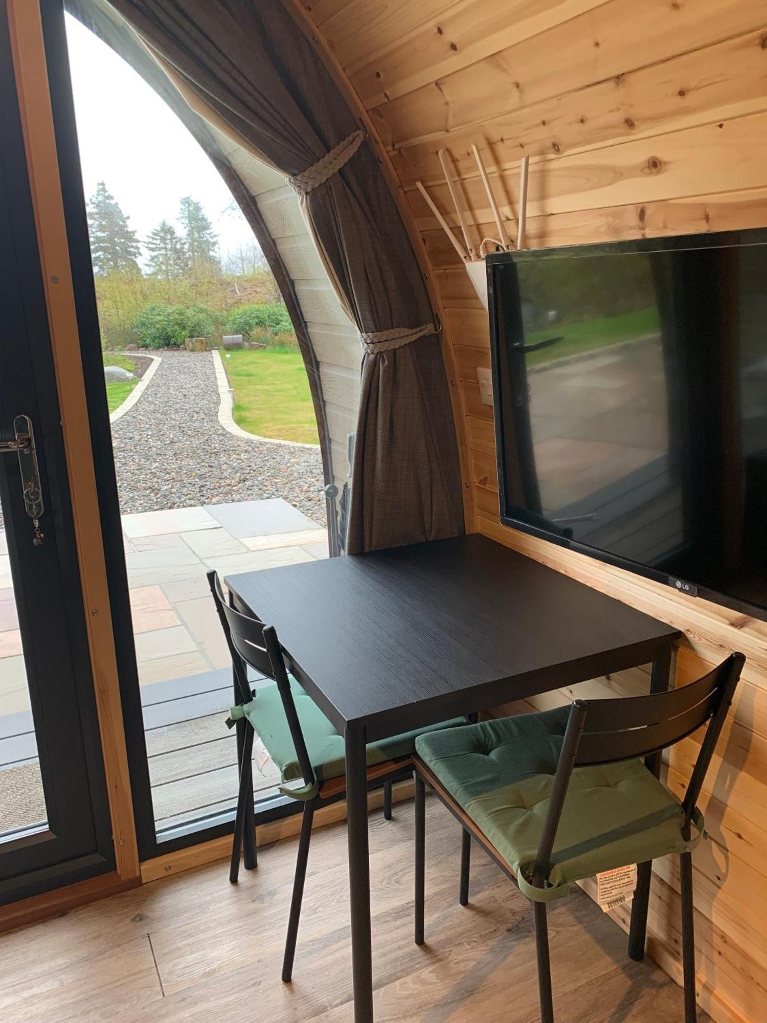 Red Squirrel Pod With Hot Tub Villa Oban Bagian luar foto